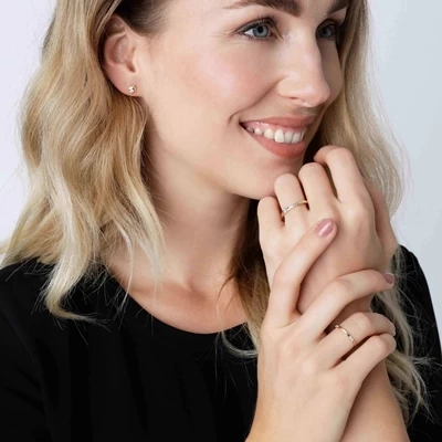 14 Karaat Geelgouden Oorbellen Met Zirkonia Ovaal 4 14 Karaat Geelgouden Oorbellen Met Zirkonia Ovaal - Afbeelding 2