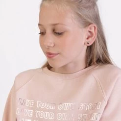 14K Geelgouden Oorbellen Vlinder Met Kristal -SieradenSpot Korting 14k geelgouden oorbellen vlinder met kristal 2