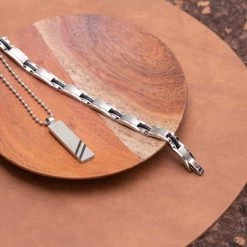 Gerecycled Stalen Ketting Met Hanger Plaat Streep Zwart 11 Gerecycled Stalen Ketting Met Hanger Plaat Streep Zwart -SieradenSpot Korting gerecycled stalen ketting met hanger plaat streep zwart 4