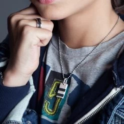 Gerecycled Stalen Ring Mat Met Zwart Accent -SieradenSpot Korting gerecycled stalen ring mat met zwart accent 1