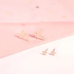 Stalen Roseplated Disney Tinkerbell Oorknoppen Met Ster 12 Stalen Roseplated Disney Tinkerbell Oorknoppen Met Ster -SieradenSpot Korting stalen roseplated disney tinkerbell oorknoppen met ster 4