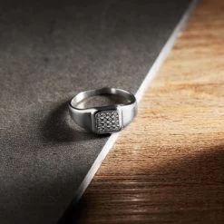 Zilveren Jongens Zegelring Met Zirkoniastenen 5 Zilveren Jongens Zegelring Met Zirkoniastenen -SieradenSpot Korting zilveren jongens zegelring met zirkoniastenen 1