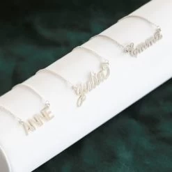 Zilveren Naamketting Carrie Geboortesteen -SieradenSpot Korting zilveren naamketting carrie geboortesteen 2