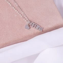 Zilveren Naamketting Verticaal Hart -SieradenSpot Korting zilveren naamketting verticaal hart 2